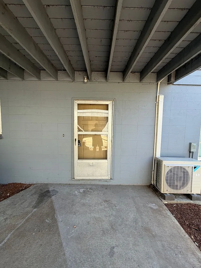 Dell Villa Manor — Photo 2
