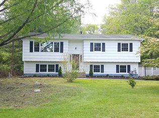 13 Kings Gate Rd, Suffern, NY 10901