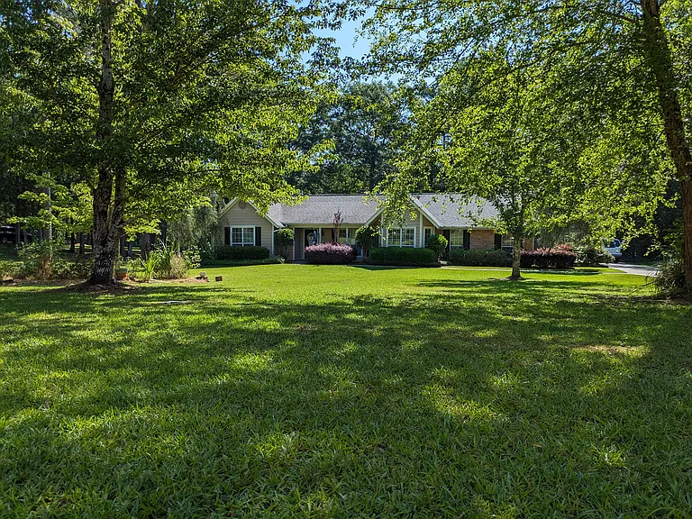 8502 NE Pines Dr — Photo 1