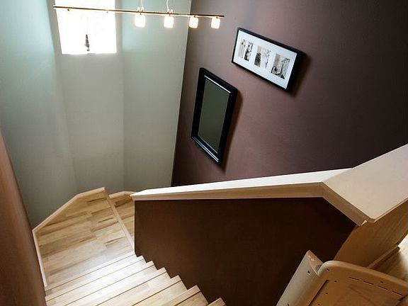 21 Foot Stairwell