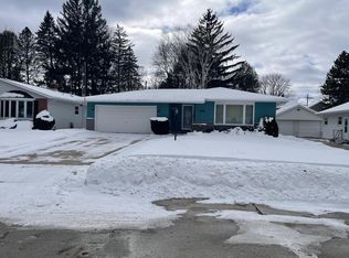 1101 Orchard Dr, Manitowoc, WI 54220