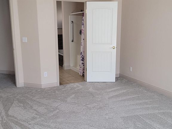 3rd image of 1121 Liberty Cir