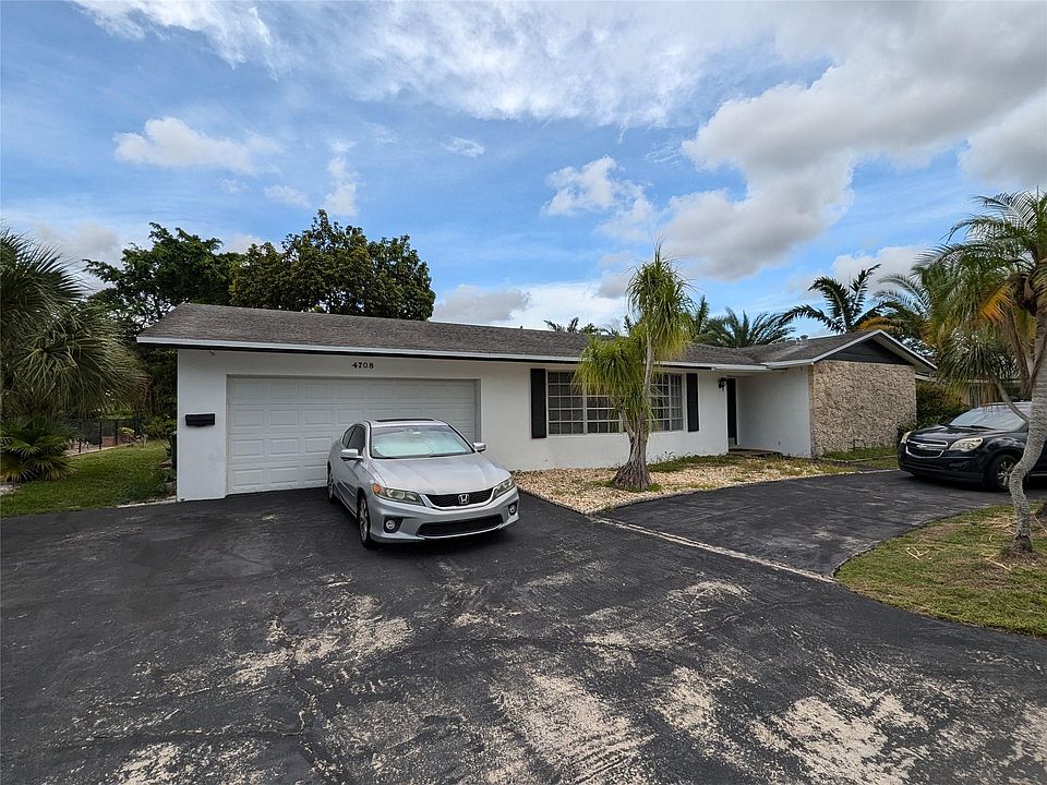 2nd image of 4708 Holly Drive
