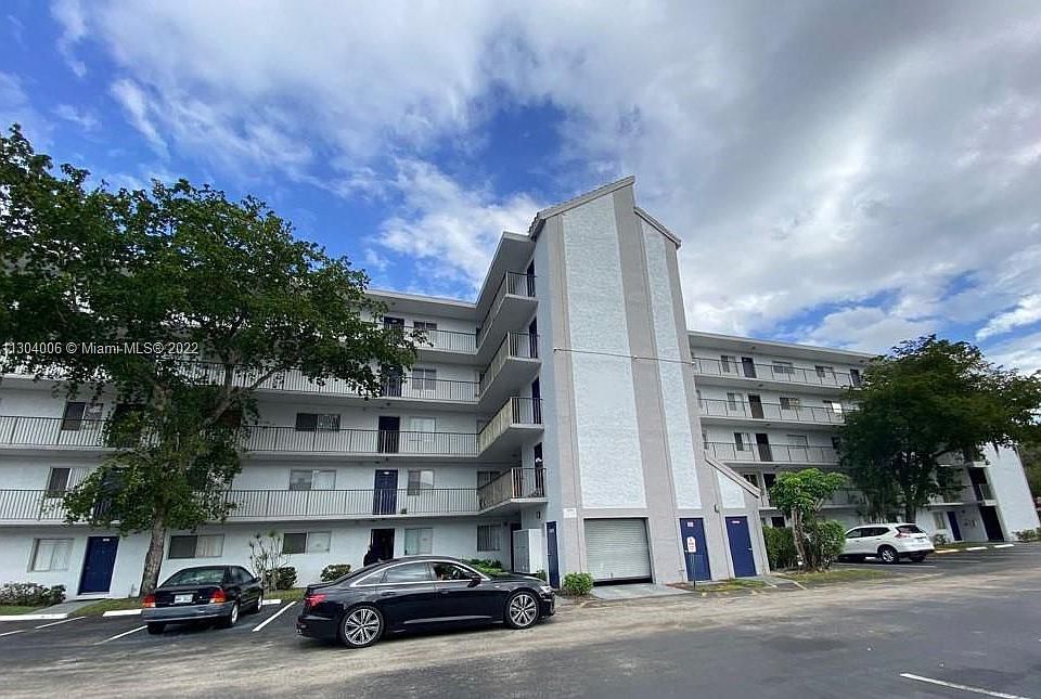1st image of 8540 N Sherman Cir APT 307