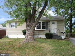 17 Cawdor Ln, New Castle, DE 19720