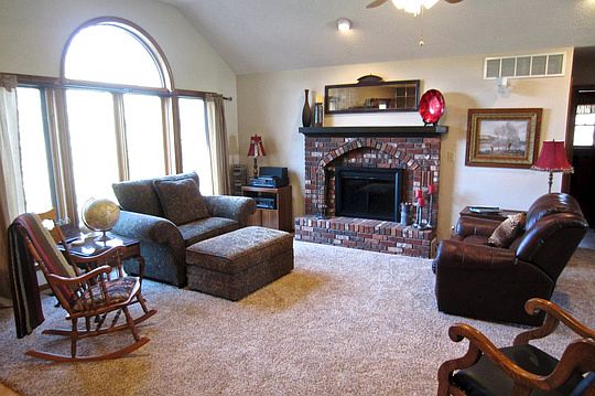 5th image of 814 Cari Ann Ct