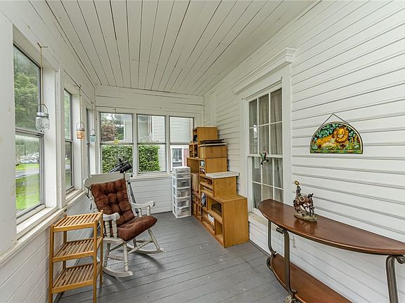 5th image of 15 McKenzie St