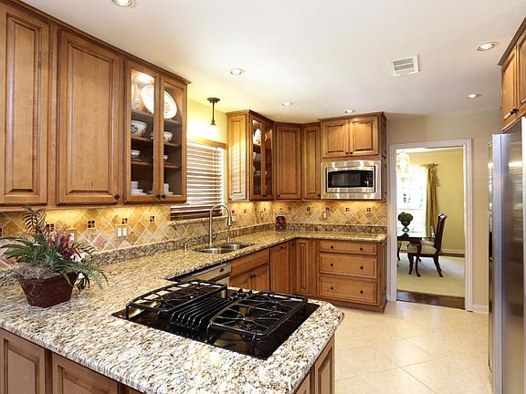 2nd image of 10019 Candlewood Dr