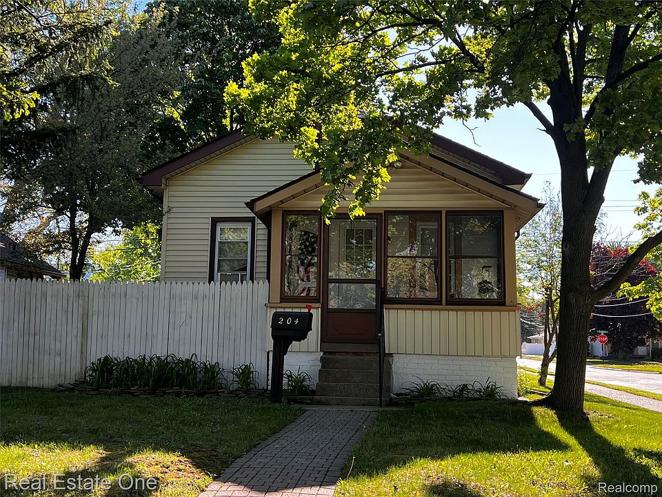 1st image of 204 N Marias Ave
