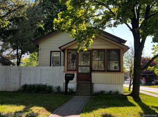 204 N Marias Ave, Clawson, MI 48017