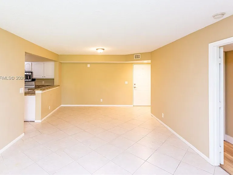 5721 Riverside Dr #202B5 — Photo 15