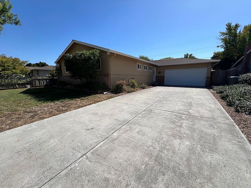 1st image of 1080 Wallace Dr