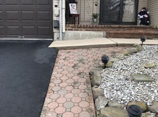 35 Elm Ter, Flemington, NJ 08822