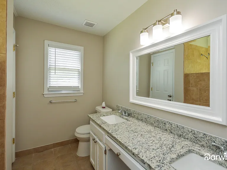 2490 Sherrie Ln SW — Photo 10