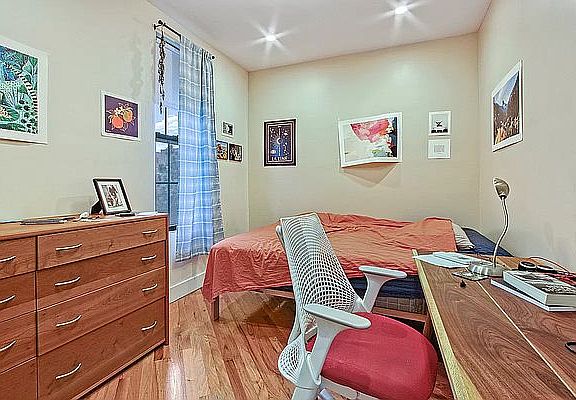 4th image of 485 New York Ave #2