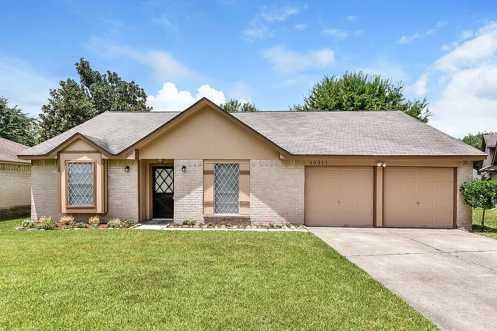 3 bed, 2.0 bath, 1713 sqft, $2,005 — Photo 1