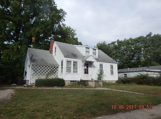 215 S 6th St, Greenville, IL