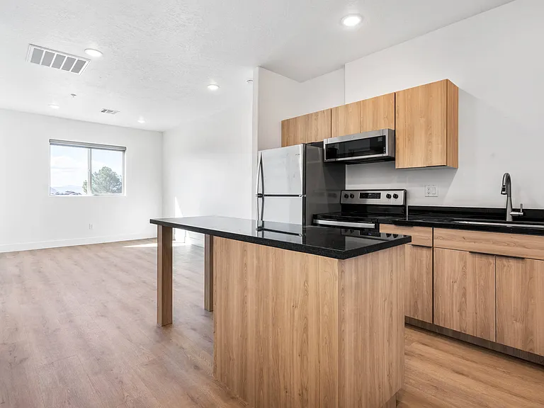 Shadow Ridge Apartments — Photo 8