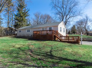 28563 N Washington Ave, Wauconda, IL 60084