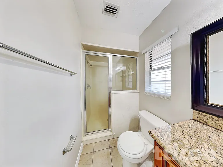 14314 Ravenwood Ln — Photo 11