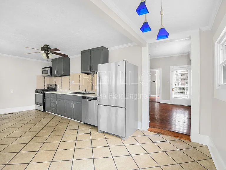 1014 Goss Ave — Photo 7
