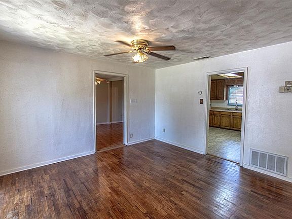 3rd image of 335 Blossom Dr