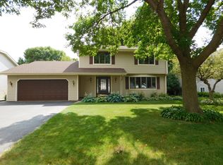 1751 Helmo Rd N, Oakdale, MN 55128