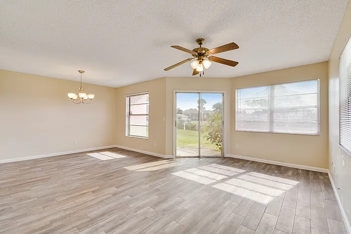 1475 Lake Mango Way — Photo 4