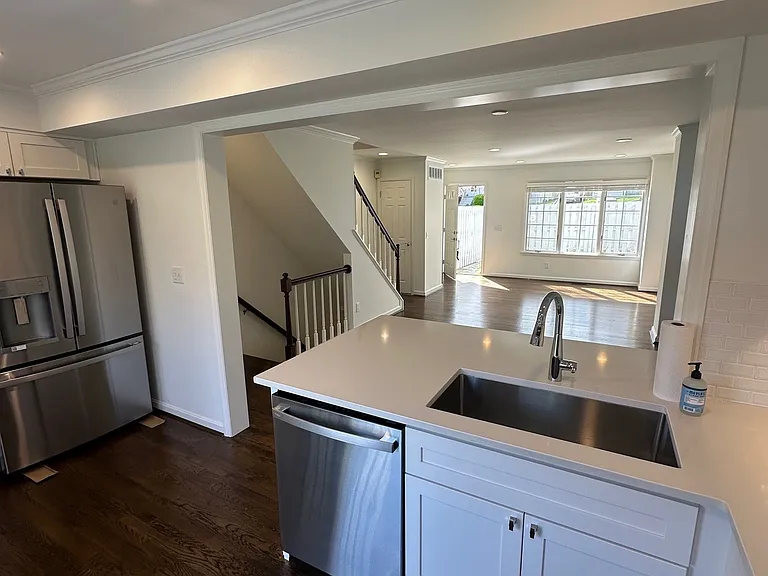 1208 Corbett St — Photo 11