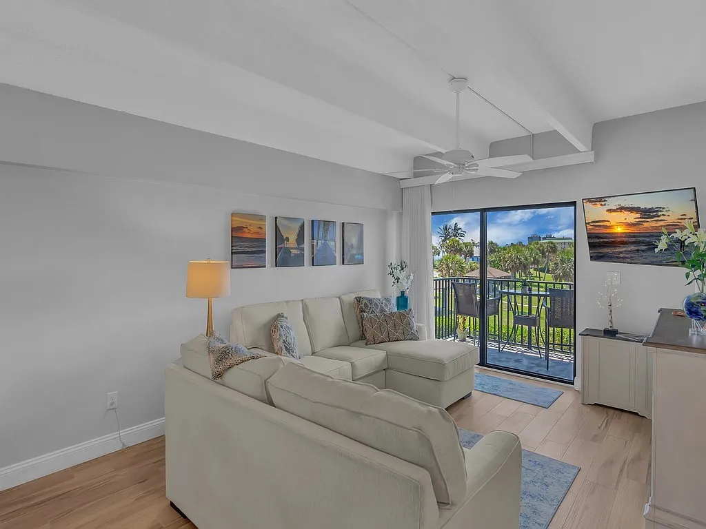 2 bed, 800 sqft, $3,000 — Photo 3