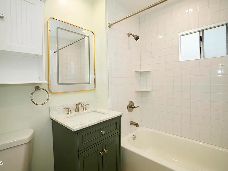 2938 Warwick Ave — Photo 8