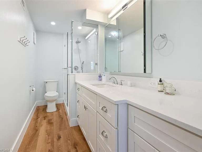 250 7th Ave S #301 — Photo 11