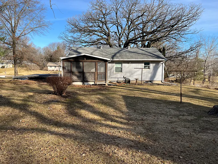 8649 Terry Rd — Photo 6