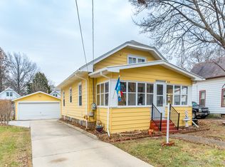 828 Watson St, Aurora, IL 60505