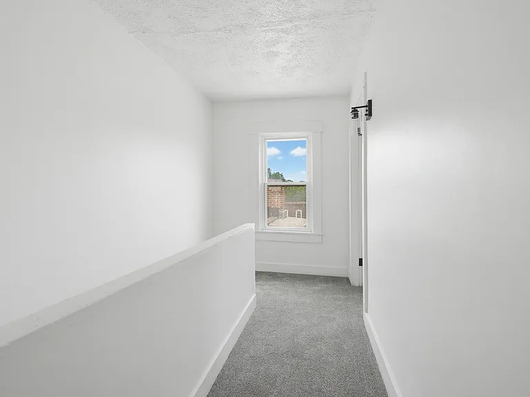 340 E Frederick St — Photo 33