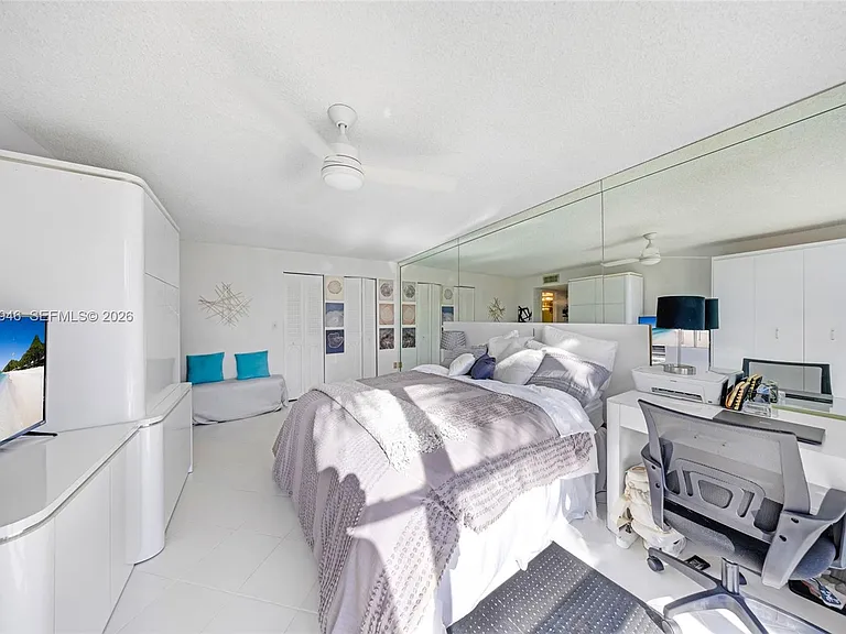 800 Parkview Dr #230 — Photo 12
