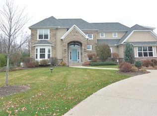 2469 Maple Hill Rd, Willoughby, OH 44094