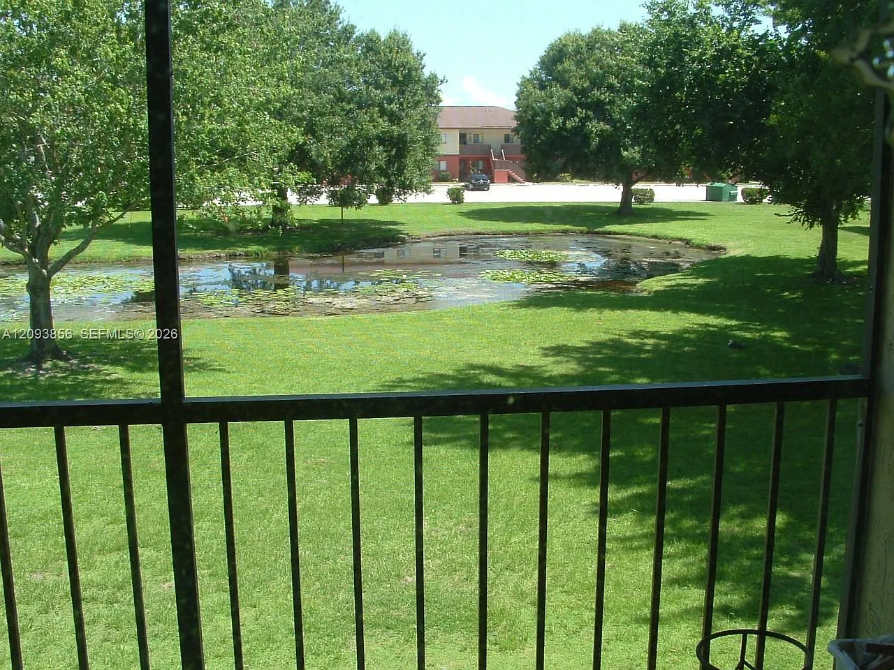 College Club — Photo 3