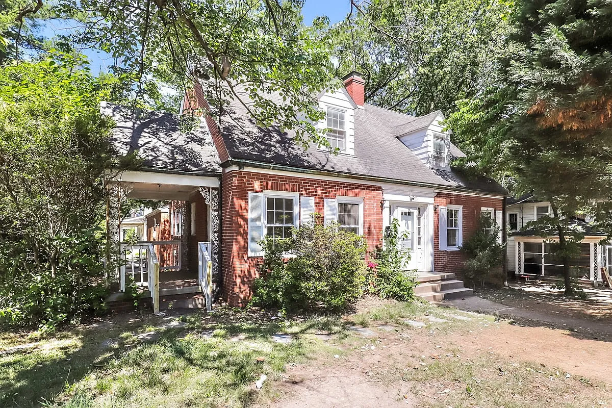 412 South Josephine Boyd Street — Photo 2