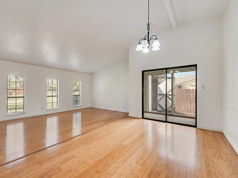 3316A John Muir Ct — Photo 9