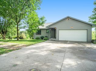 25633 Ivory Rd, Glenwood, IA 51534