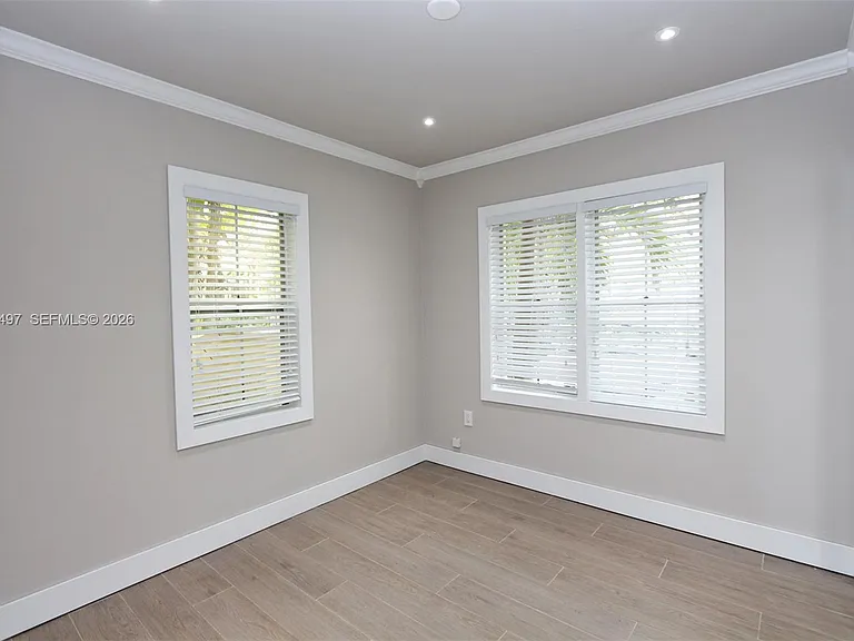 3375 Franklin Ave #D — Photo 14