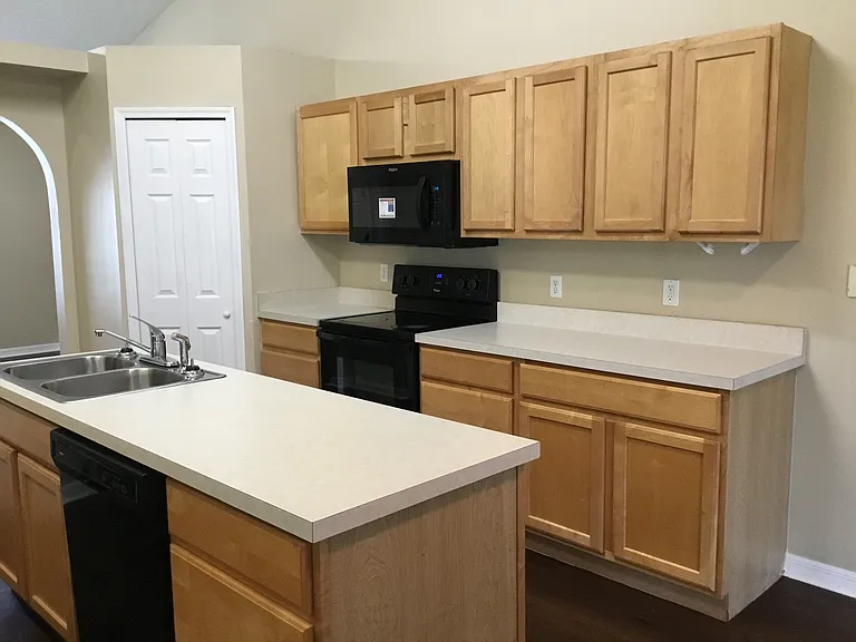 11932 Chester Creek Rd — Photo 2