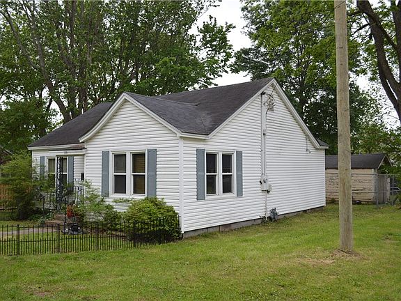 3rd image of 309 SW 4th St