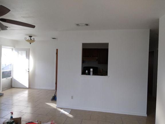 4th image of 302 Castlewood Dr
