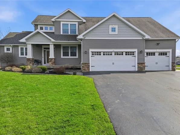 1 Golden Pond Trl, Spencerport, NY 14559