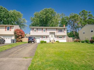 25 Bailey Ave, Latham, NY 12110