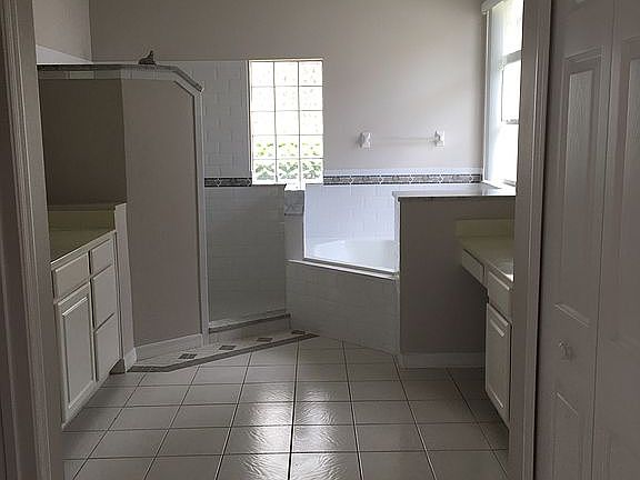 3rd image of 5129 Brightmour Cir