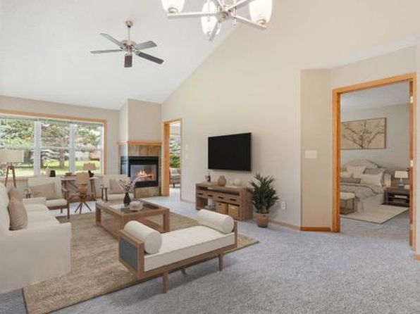 700 Leroy Ln APT 30, River Falls, WI 54022