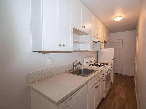 5th image of 6911 1/2 Glidden St #6911-1/2